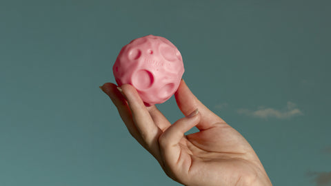MUFFIK Sensory Ball - Meteor in use