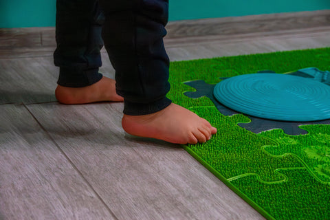 Knock knees - Curved C-shape foot